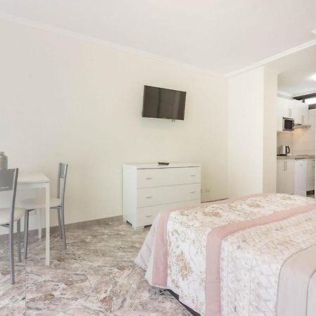 Tenerife Olympia Apart Hotel-Playa De Las Americas. Balcony, Sea View & Pool Exterior foto