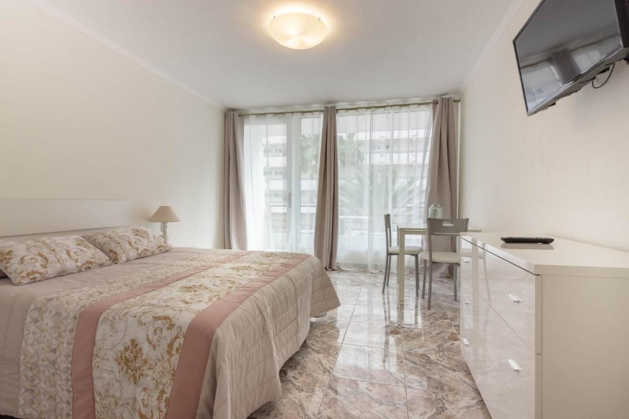 Tenerife Olympia Apart Hotel-Playa De Las Americas. Balcony, Sea View & Pool Exterior foto